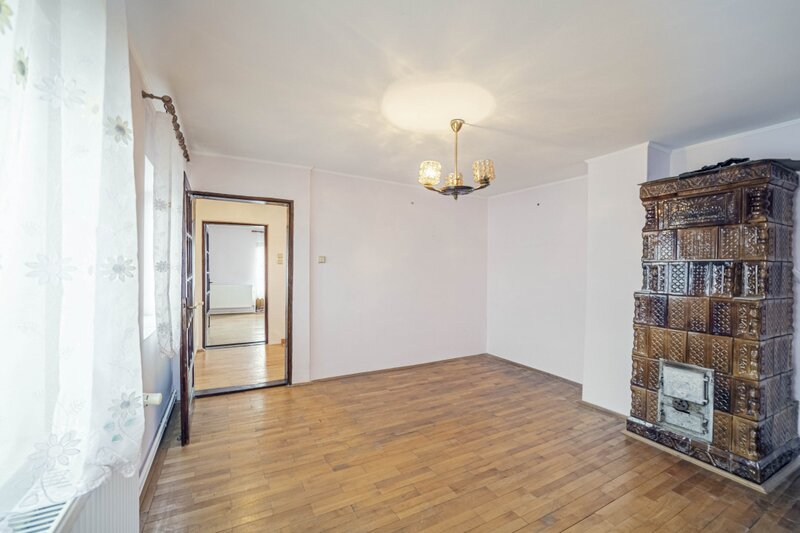 Tartasesti, str. Principala, 3040 mp teren, P+1, casa 1998, deschidere 12 m
